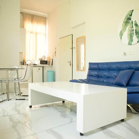 Bauhaus Stylish Apartments - By Bookiz Tel Aviv Exterior foto