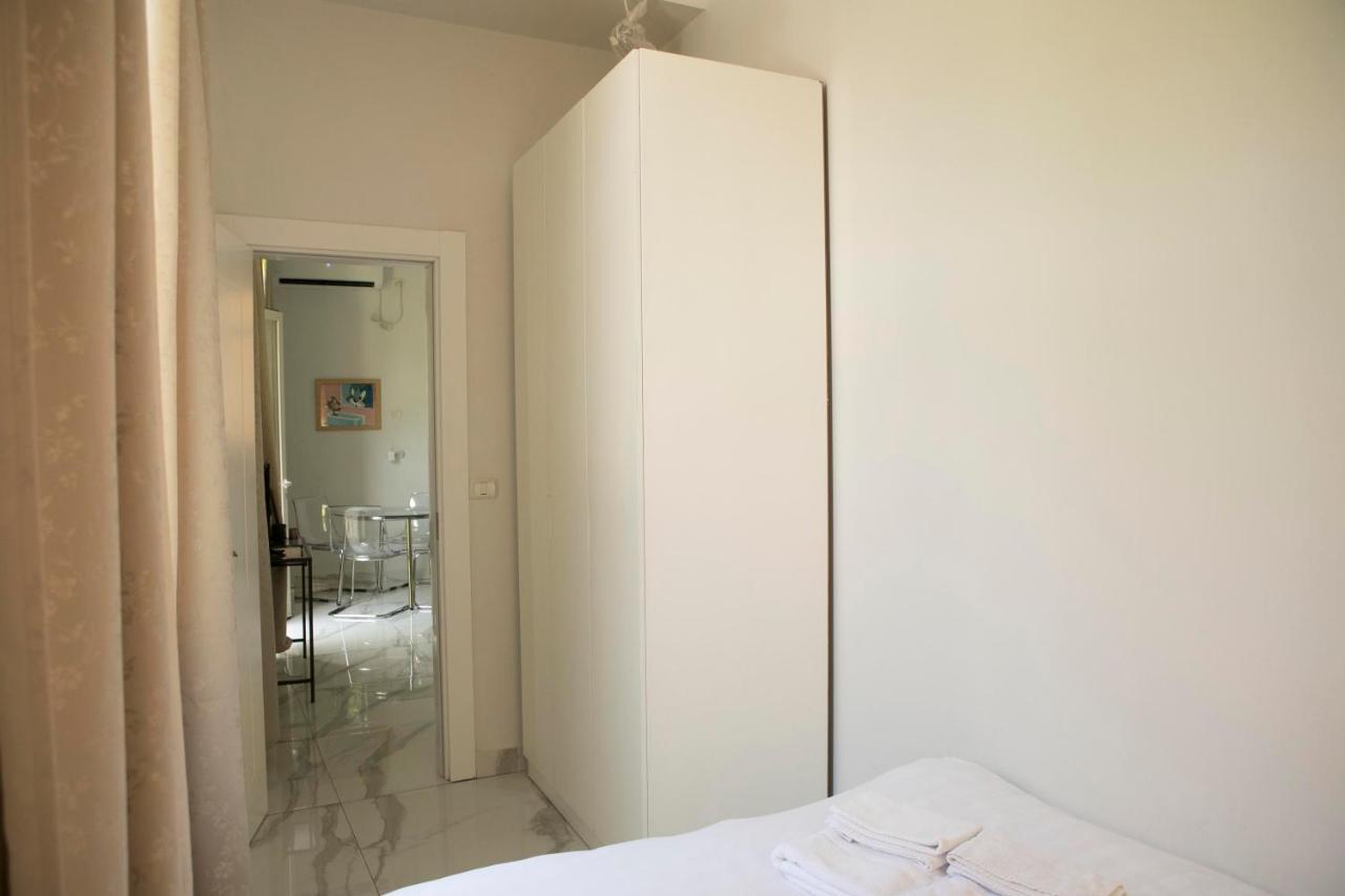 Bauhaus Stylish Apartments - By Bookiz Tel Aviv Exterior foto