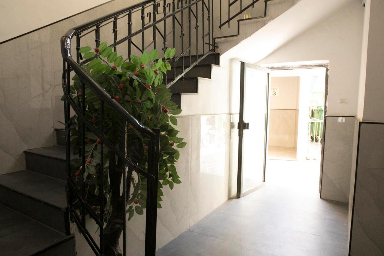 Bauhaus Stylish Apartments - By Bookiz Tel Aviv Exterior foto